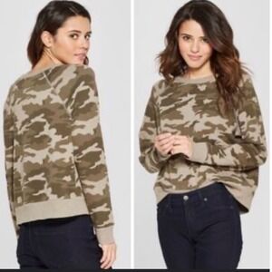 Universal Thread XL Camouflage Print Long‎ Sleeve Crew Neck Sweatshirt